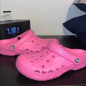{SOLD} NEW! Pink baya crocs